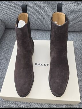 Bally Men's Brown Suede Chelsea Chukka Boots